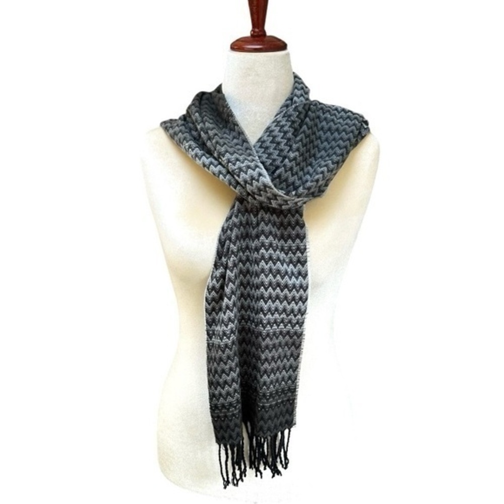 D&Y Softer Than Cashmere Black Gray Chevron Scarf Fringe Winter NWT 12” x 68”